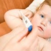Sai lầm của bố mẹ lau mát cho trẻ khiến trẻ sốt nặng hơn